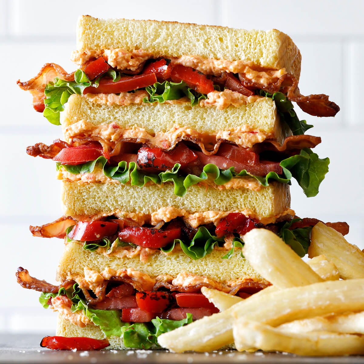 BLT Red Pepper Pimento Cheese Sandwich Recipe | Simplot Foods