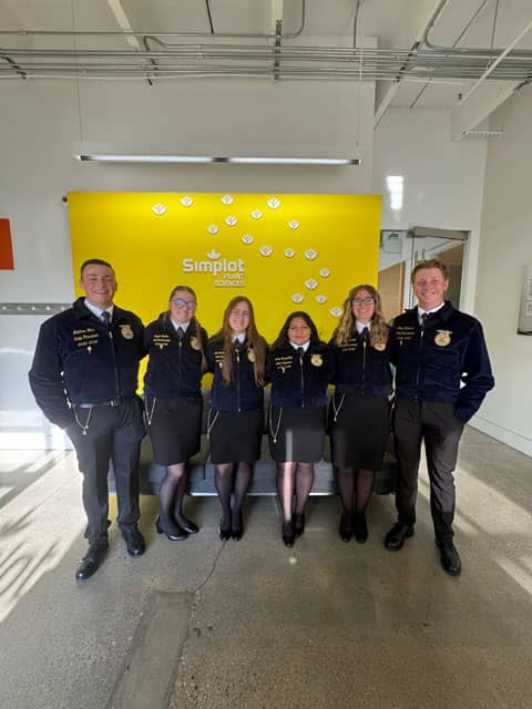 FFA Officers visiting Simplot Plant Sciences